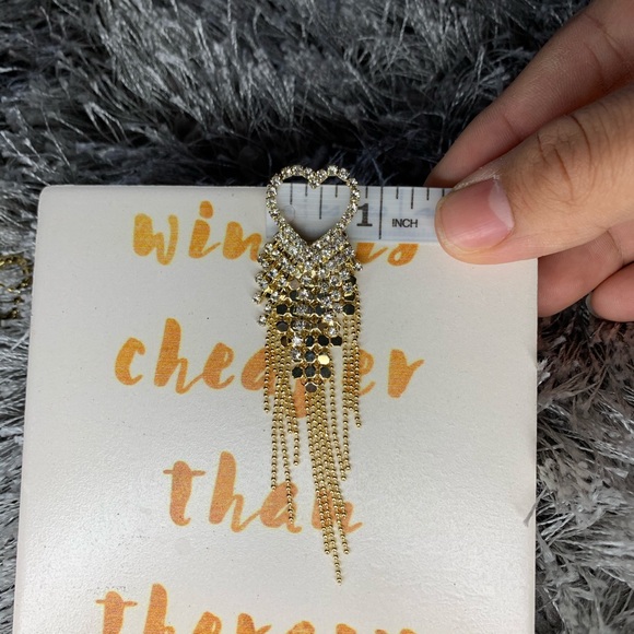 Champagne gold needle love tassel long earrings - Picture 14 of 15